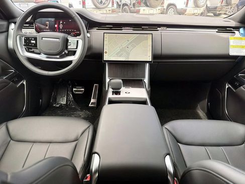 New 2026 Land Rover Range Rover Long Wheelbase SE AWD/4WD image 14