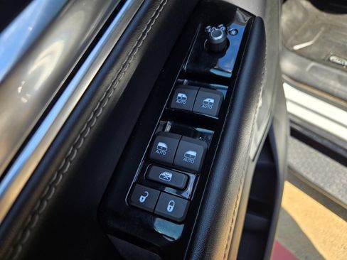 Used 2022 Jeep Wagoneer Series II AWD/4WD image 33