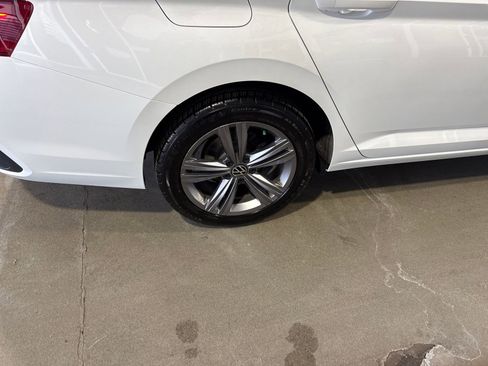 Used 2023 Volkswagen Jetta SE w/ Panoramic Sunroof Package image 32