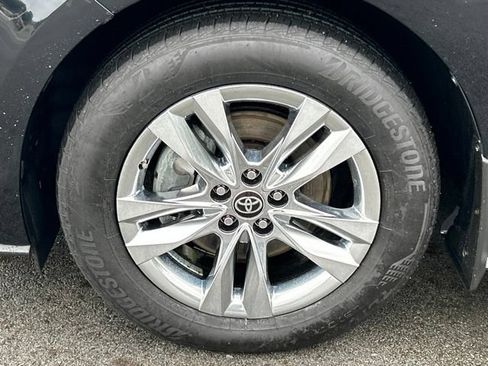 Used 2024 Toyota Sienna XLE w/ XLE Plus Package AWD/4WD image 16
