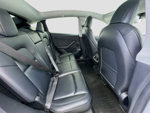 Used 2021 Tesla Model Y Long Range AWD/4WD image 19