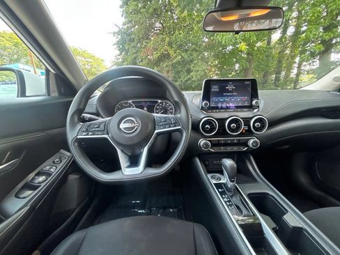 Used 2025 Nissan Sentra SV FWD image 44