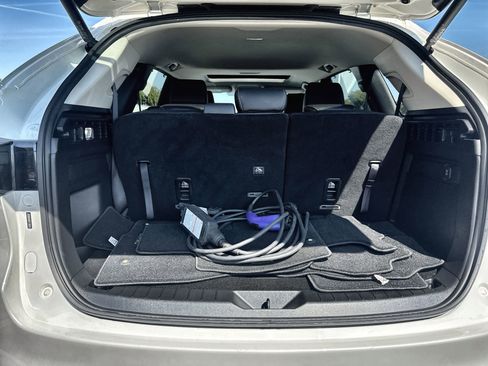 Used 2024 MAZDA CX-90 Plug-In Hybrid w/ Preferred image 25