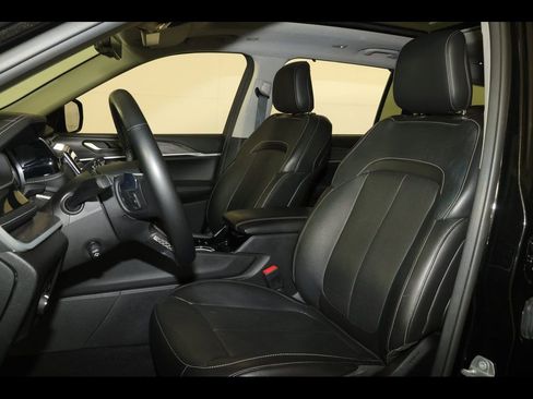 Used 2022 Jeep Grand Cherokee L Limited w/ Luxury Tech Group II AWD/4WD image 19