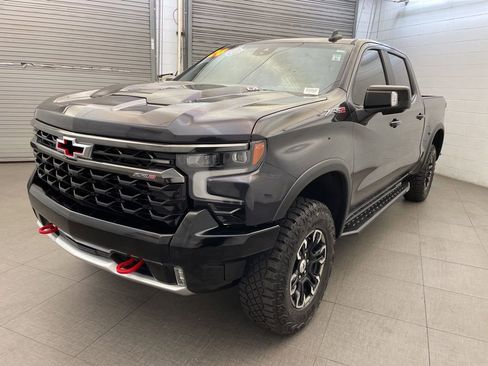 Used 2024 Chevrolet Silverado 1500 ZR2 w/ Technology Package AWD/4WD image 9