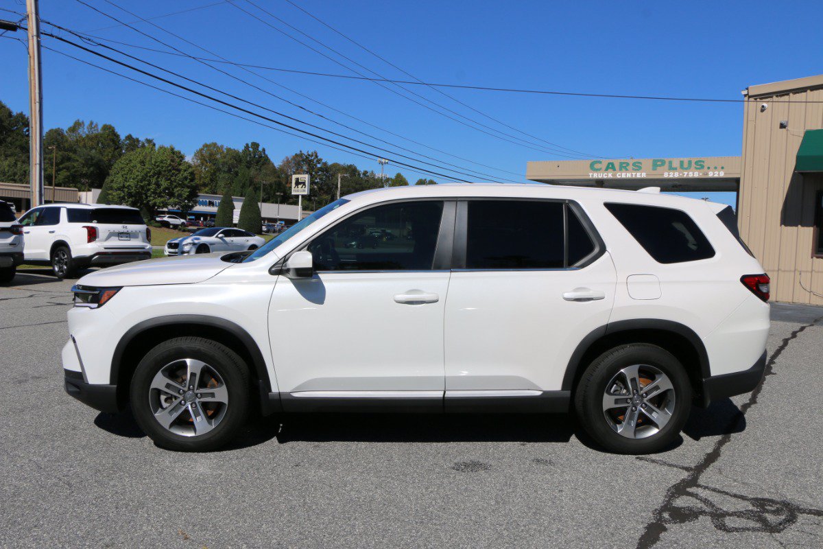 Used 2025 Honda Pilot EX-L image 2