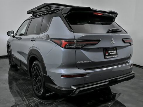 New 2026 Mitsubishi Outlander SE image 7