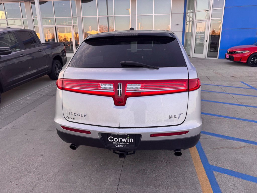 Used 2019 Lincoln MKT AWD image 5
