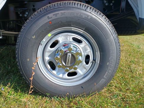 New 2026 Ford F350 XL w/ FX4 Off-Road Package image 24