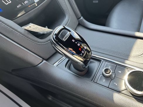 Used 2023 Cadillac XT6 Premium Luxury w/ Technology Package FWD image 19