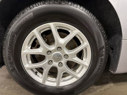 Used 2020 Chrysler Pacifica Touring-L image 23