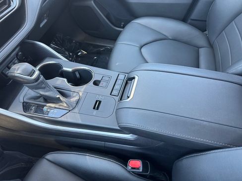 Certified 2020 Toyota Highlander XLE AWD/4WD image 26