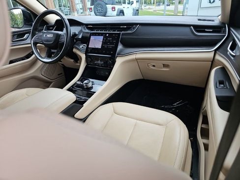 Certified 2021 Jeep Grand Cherokee L Limited AWD/4WD image 23