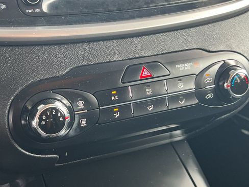 Used 2020 Kia Sorento FWD V6 image 20