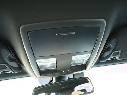 Used 2015 Dodge Challenger SXT Plus RWD image 21
