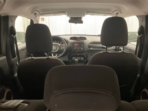 Used 2017 Jeep Renegade Latitude image 24