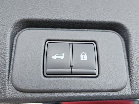 Used 2025 Nissan Rogue Platinum w/ Tech Package image 13