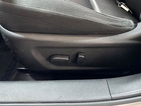 Used 2024 Nissan Altima 2.5 SV FWD image 19