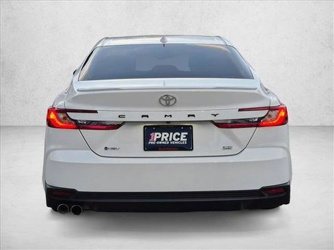 Used 2025 Toyota Camry SE w/ Convenience Package FWD image 7