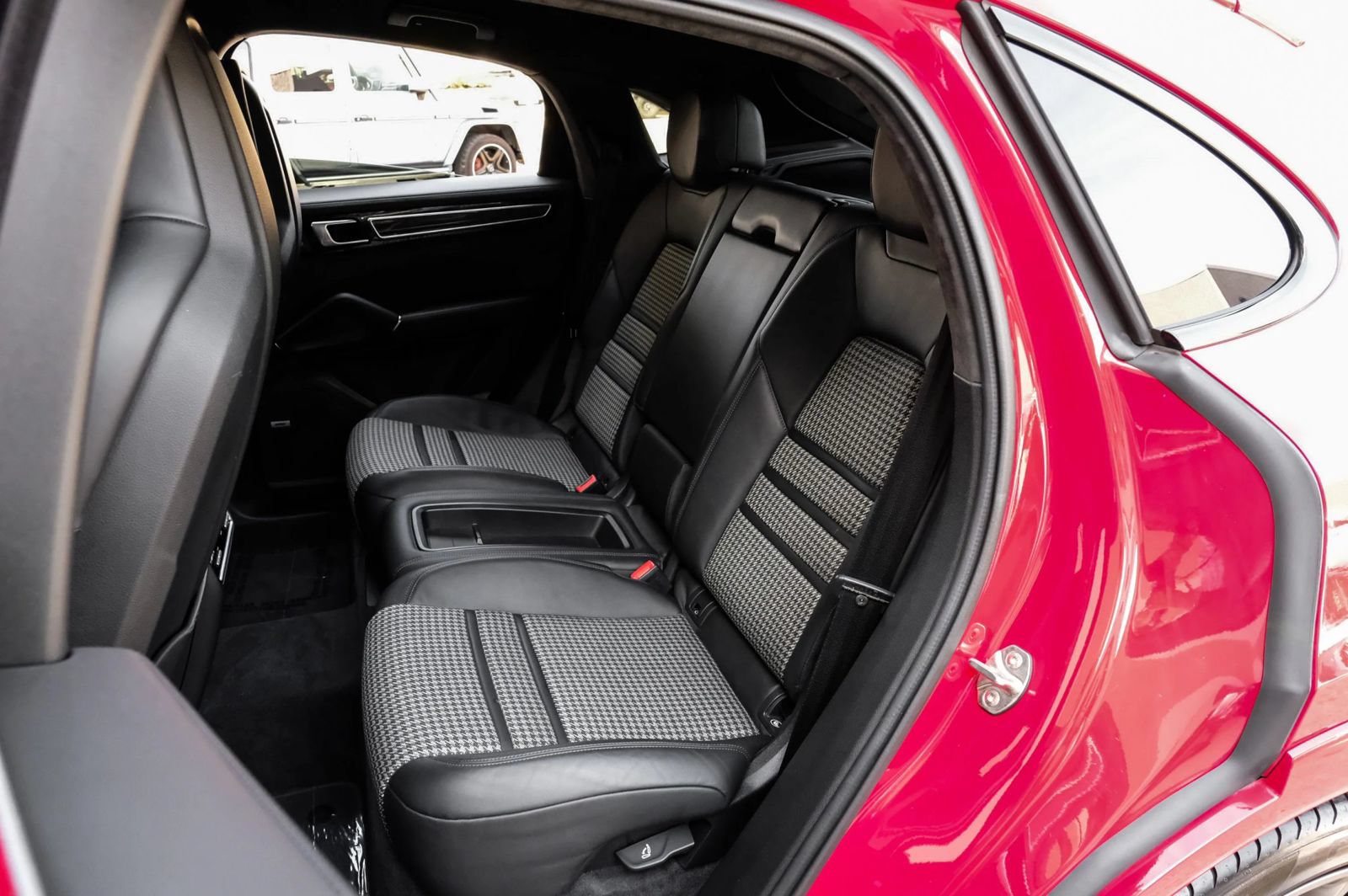 Used 2022 Porsche Cayenne GTS AWD/4WD image 43