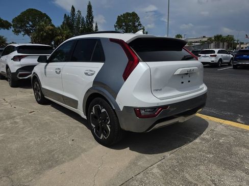 Used 2023 Kia Niro Wave FWD image 12