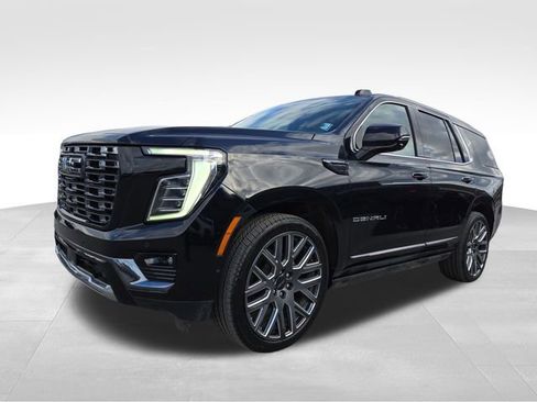 Used 2025 GMC Yukon Denali Ultimate w/ LPO, Floor Liner Package image 5