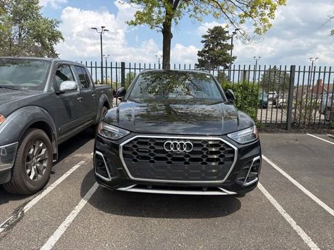Used 2021 Audi Q5 e Premium Plus w/ Premium Plus Package AWD/4WD image 2