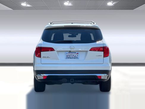 Used 2017 Honda Pilot Touring image 9