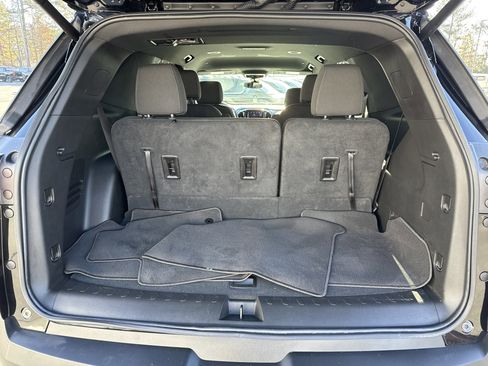 Used 2023 Chevrolet Traverse LT image 24