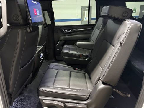 Used 2023 GMC Yukon XL Denali w/ Denali Reserve Package AWD/4WD image 24