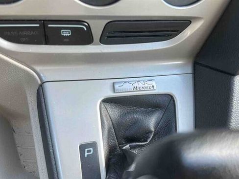 Used 2014 Ford Focus SE FWD image 21