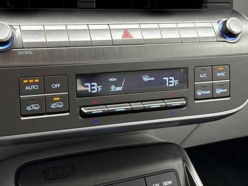 New 2026 Hyundai Kona SEL Premium image 17