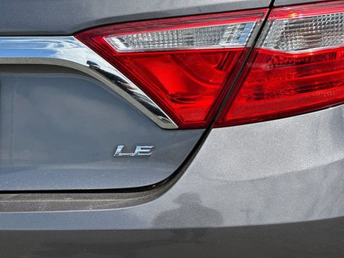 Used 2016 Toyota Camry LE FWD image 25