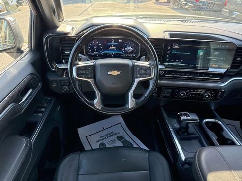Used 2023 Chevrolet Silverado 1500 LTZ AWD/4WD image 19