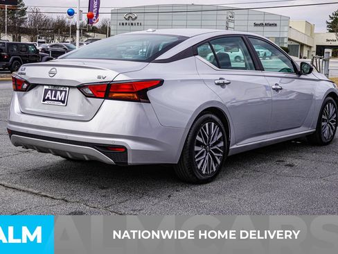 Used 2024 Nissan Altima 2.5 SV FWD image 5