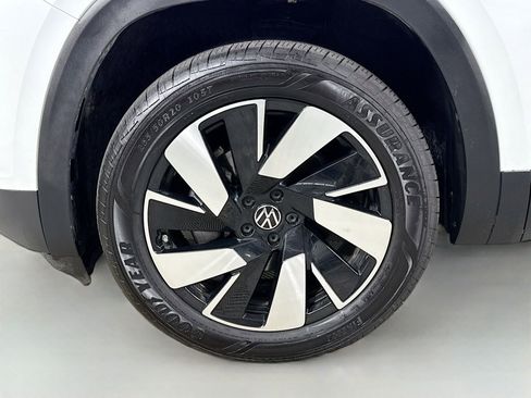 Used 2024 Volkswagen Atlas Cross Sport SE image 29