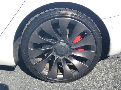 Used 2022 Tesla Model 3 Performance image 10