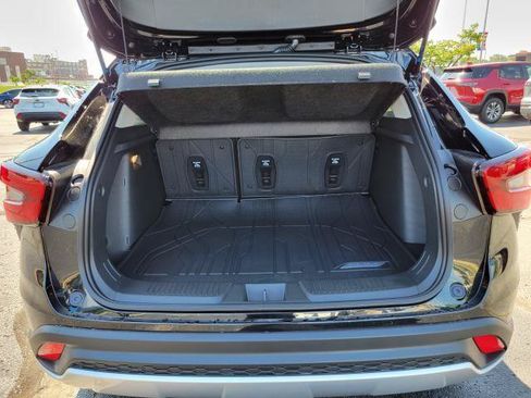 New 2026 Chevrolet Trax LT w/ Sunroof Package FWD image 27
