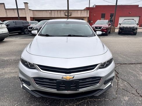 Used 2018 Chevrolet Malibu LT w/ Leather Package image 2