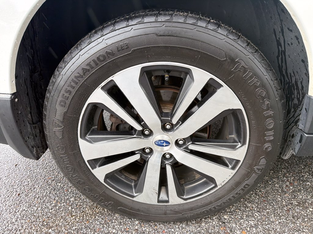 Used 2018 Subaru Outback 2.5i Limited AWD/4WD image 17