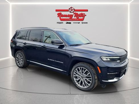 Used 2024 Jeep Grand Cherokee L Summit image 7