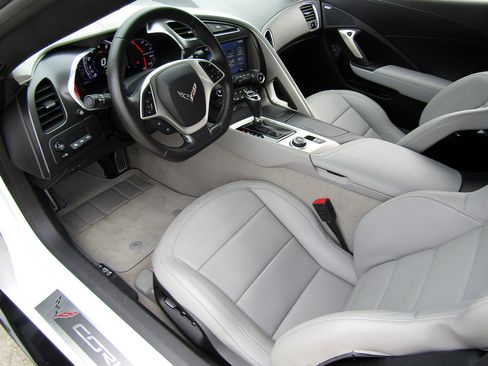 Used 2019 Chevrolet Corvette Stingray Coupe w/ 2LT Preferred Equipment Group image 10