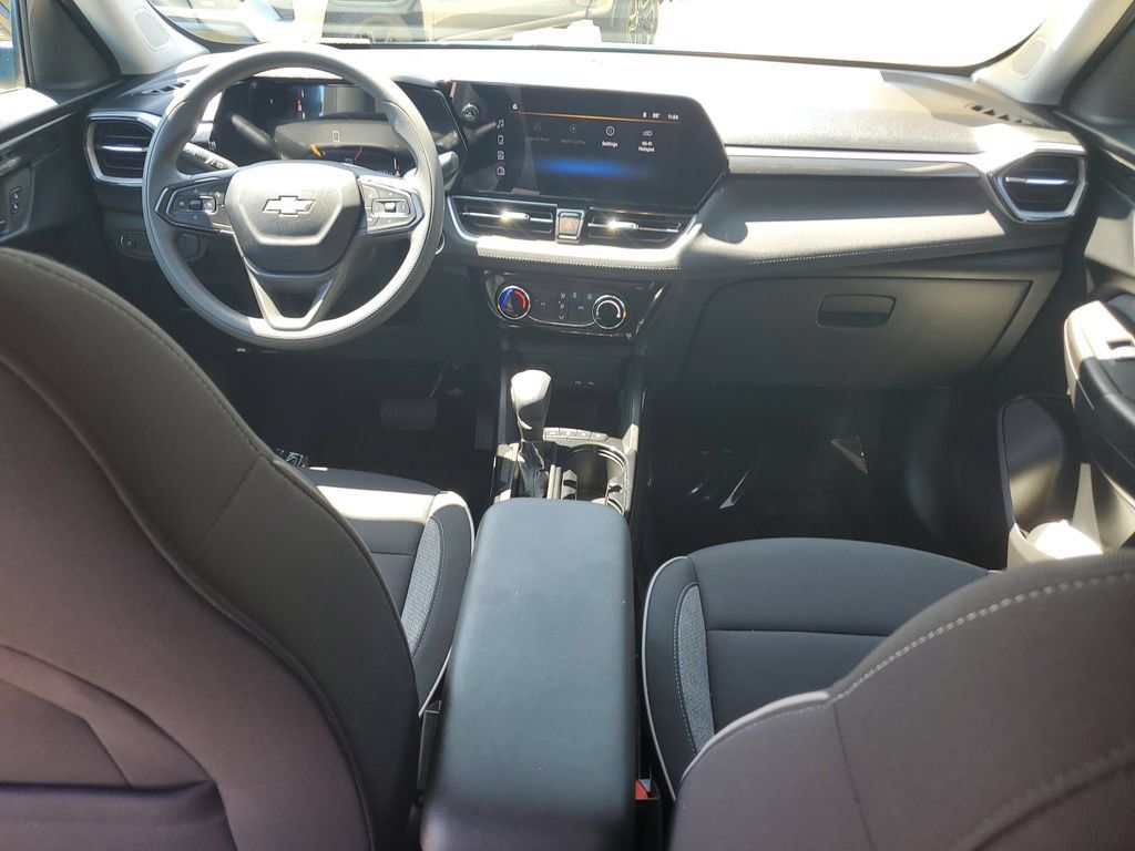 Used 2026 Chevrolet TrailBlazer LT FWD image 11