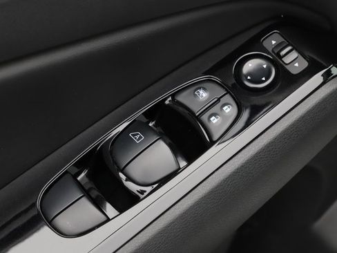 Used 2023 Nissan Altima 2.5 SV image 16