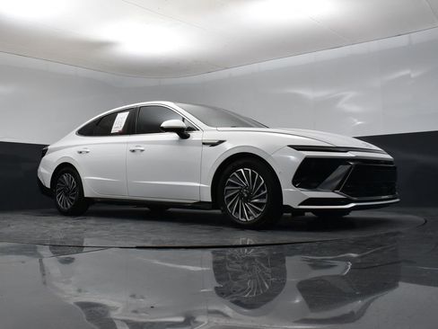 Used 2025 Hyundai Sonata Limited image 29