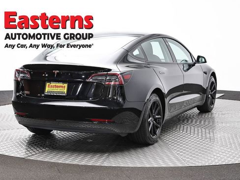 Used 2023 Tesla Model 3 Standard Range image 5