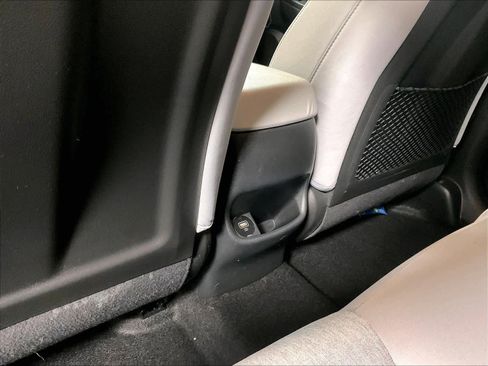 Used 2023 Hyundai Kona SE image 27