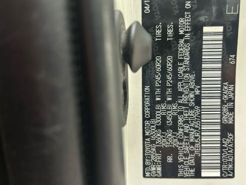Used 2018 Toyota 4Runner Limited AWD/4WD image 17