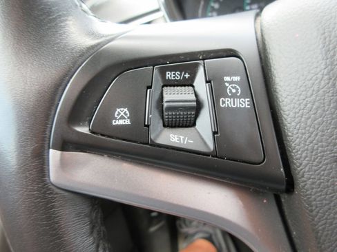 Used 2019 Chevrolet Trax LT w/ LT Convenience Package FWD image 24