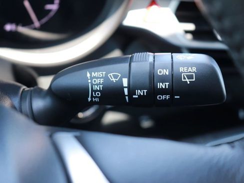 Used 2025 Toyota Sienna XLE FWD image 25
